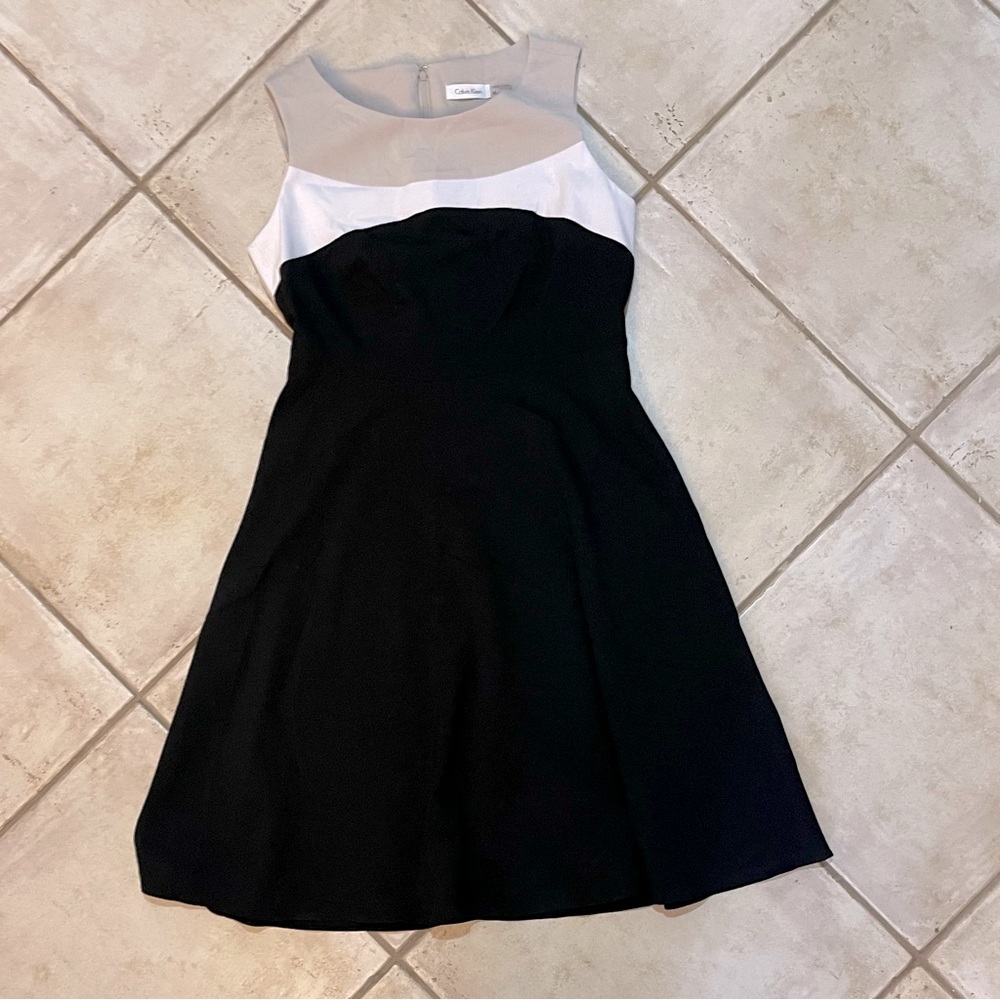 Calvin Klein Black, White, Tan Color Block Sheath Dress size 10